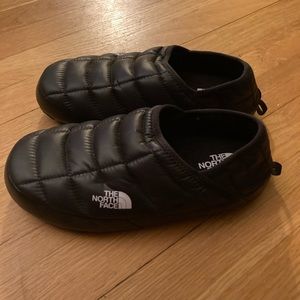 North Face snow shoes
